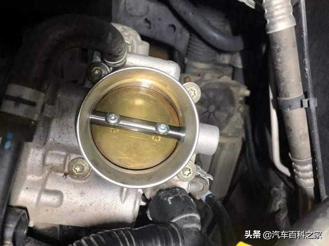经常清洗节气门和火花塞积碳,清洗节气门在车上清洗可以吗