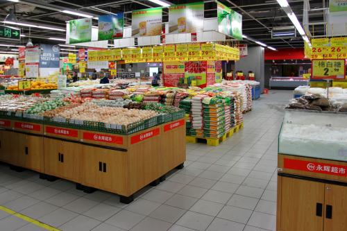 如何通过商品陈列技巧吸引顾客,超市怎么在店面里吸引顾客