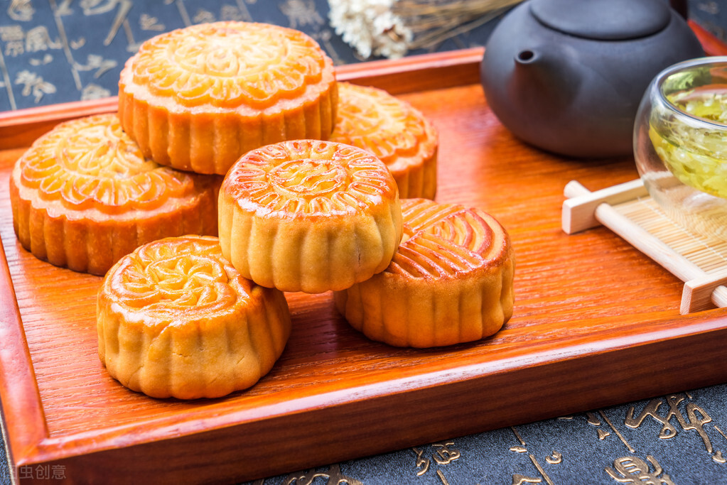 童年中秋夜降亮月,那些舍不得吃的月饼发霉后,还是被我们吃掉了