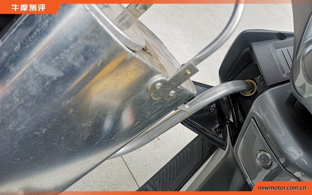 油箱17升续航可达400公里,最佳国产踏板摩旅车