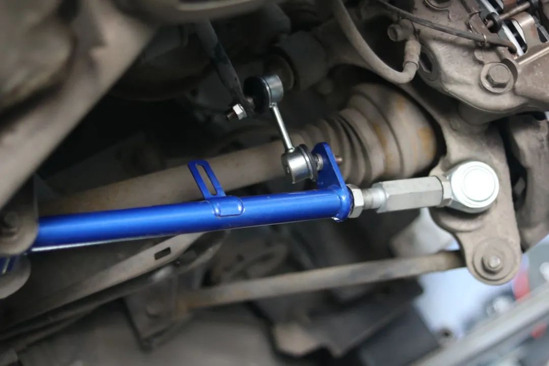 怪兽修车:翻新一辆2005年凌志LS430,当年百万经典车,满血复活