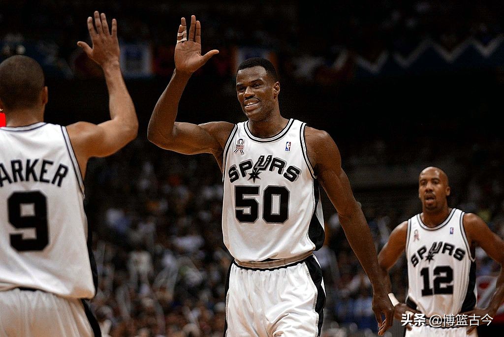 年轻中锋奥尼尔霍华德,中锋奥尼尔姚明霍华德