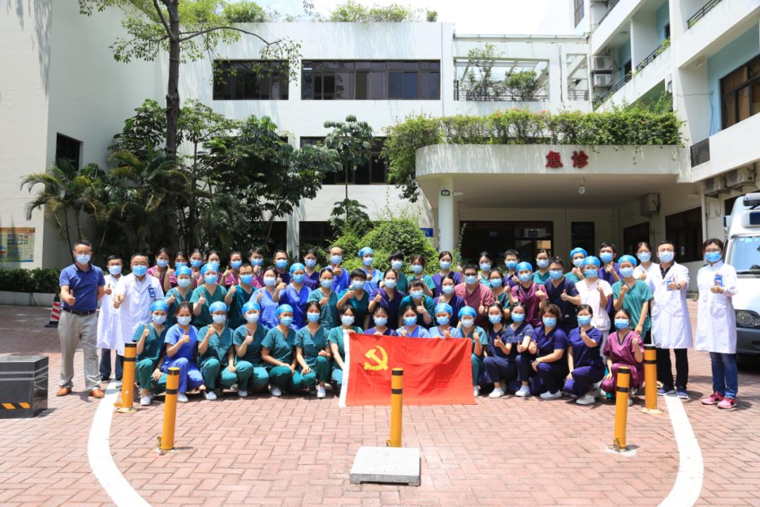 疫情防控党旗在基层高高飘扬,党旗在防疫阻击战中高高飘扬