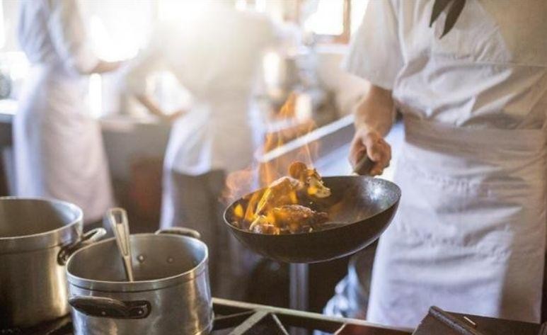 哪种炒菜锅对人体健康有益,用什么锅炒菜才对人体没有害