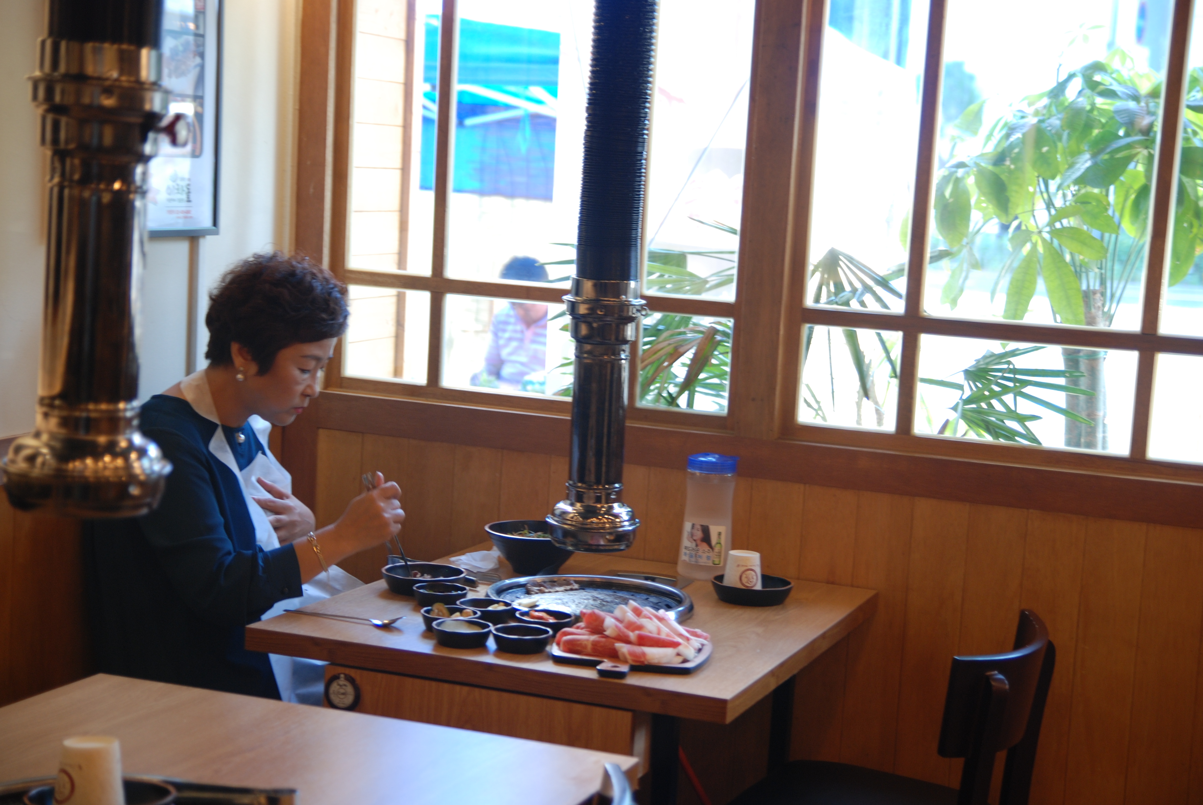 韩国紫菜包饭年糕,韩国美食一条街紫菜饭