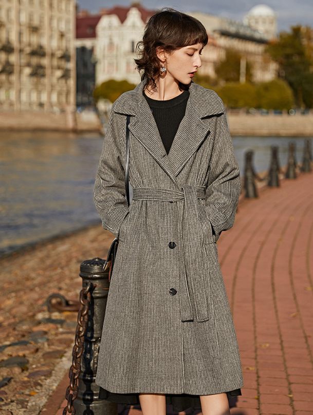 大衣秋冬店铺推荐,秋冬买大衣还是买皮草好