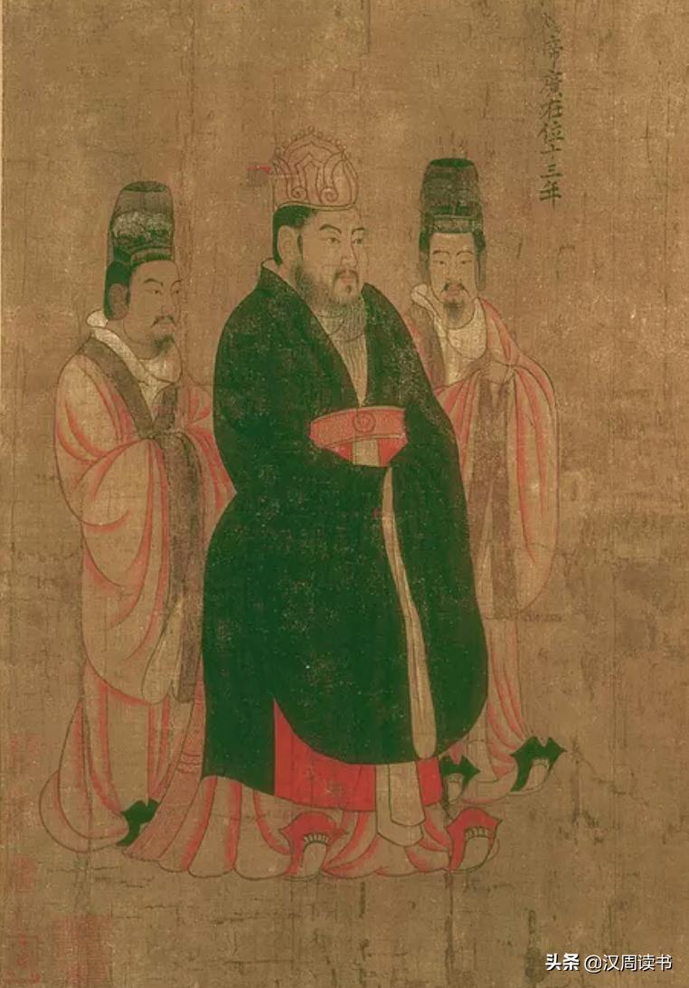 黄瓜不长藤反而长黄瓜怎么回事,黄瓜明明不黄为什么