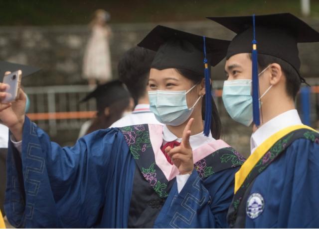 985东南大学研究生，30岁，月薪4600元，是什么水平？