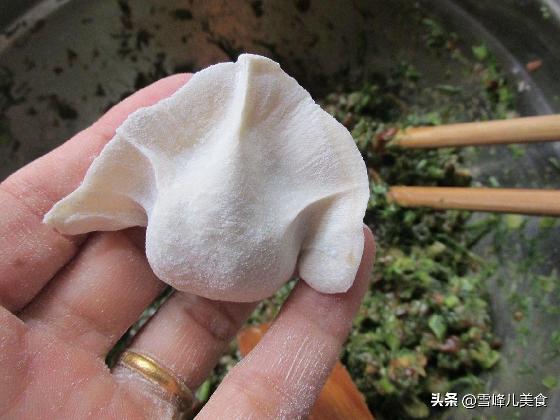 拌饺子馅先加水还是先放油,拌饺子馅先放菜先放油