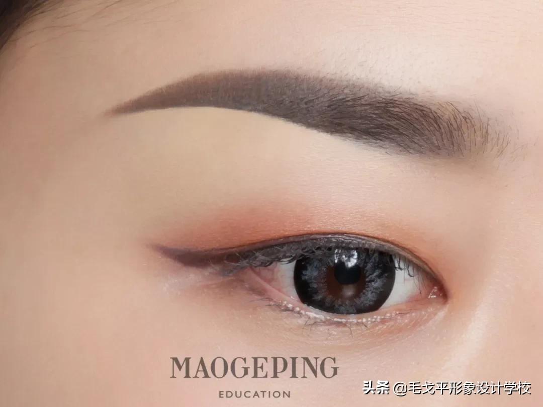 正确的修眉画眉方法,简单的修眉技巧和画眉方法