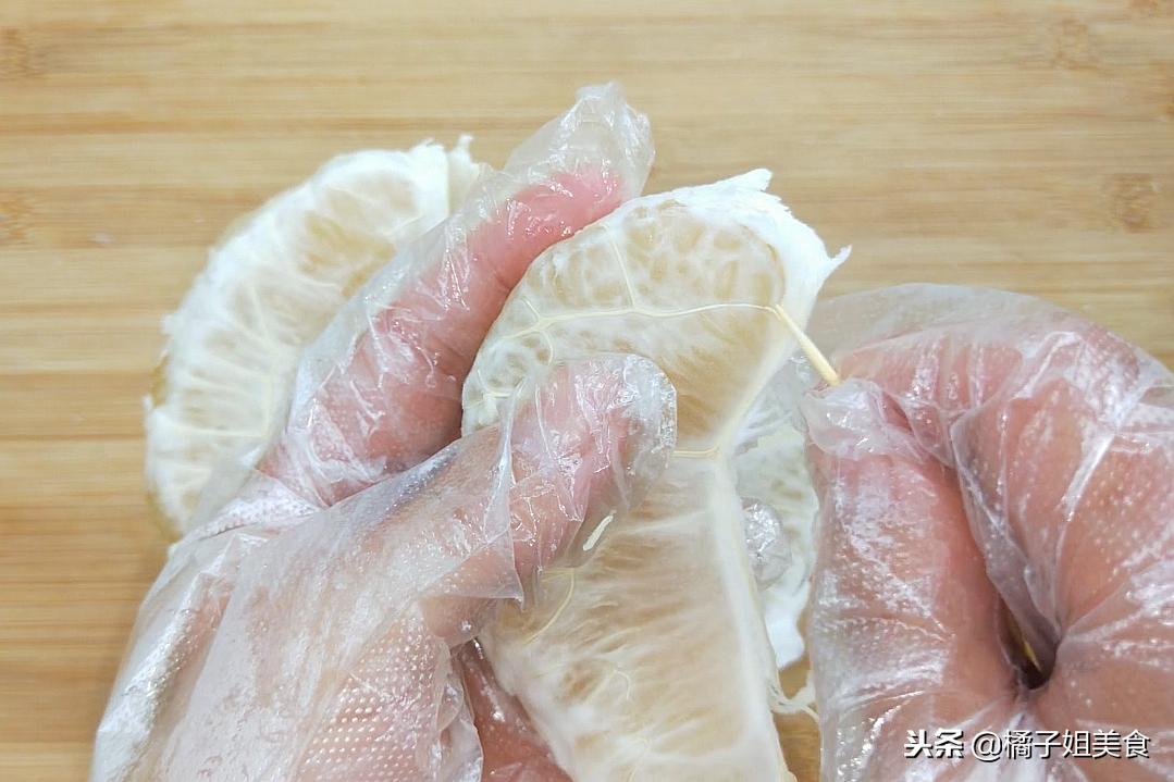 怎样剥柚子又好看又好吃,柚子待客怎么切