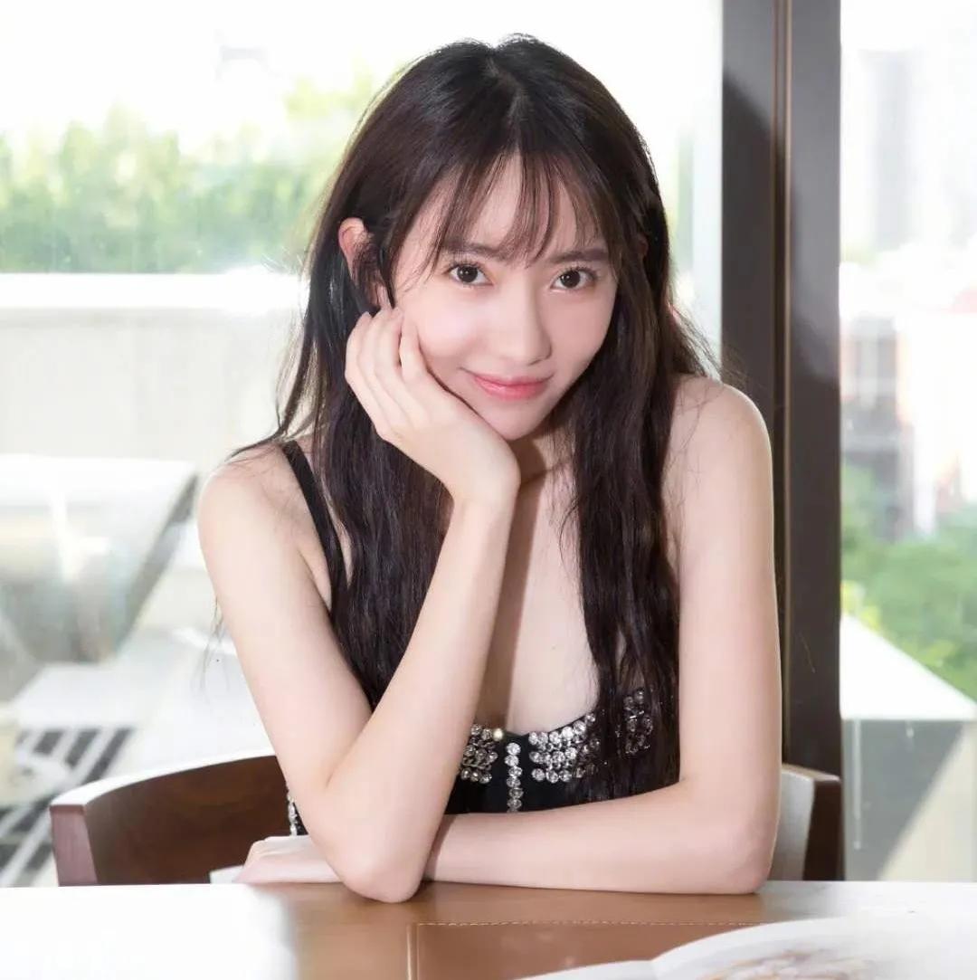 胡一菲情敌诺澜,爱情公寓诺澜胡一菲哪一集