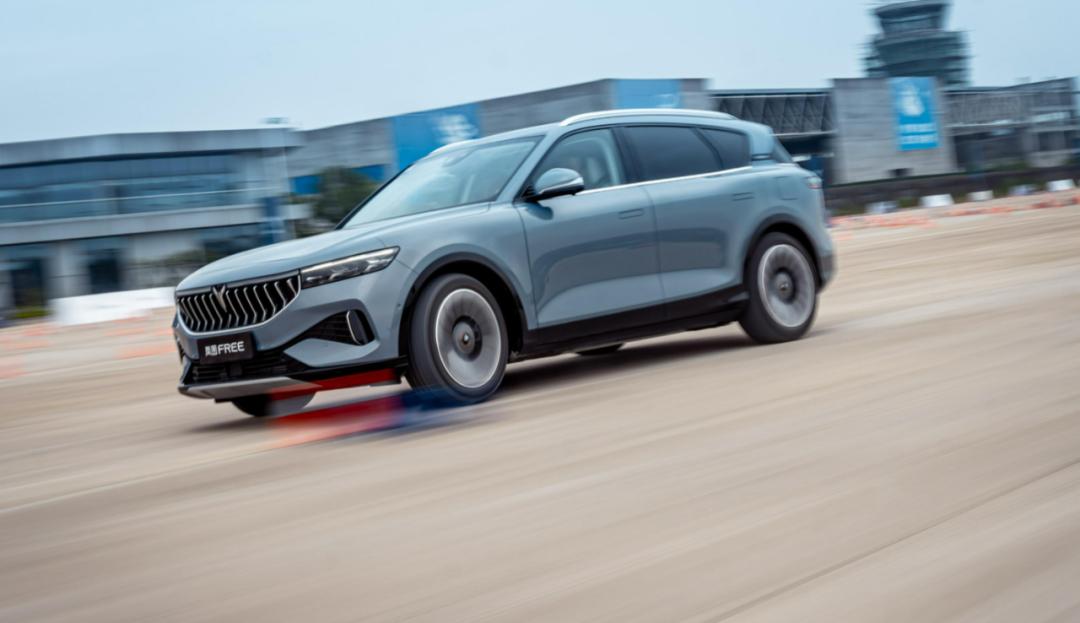 试驾岚图free2024,岚图free限量版试驾