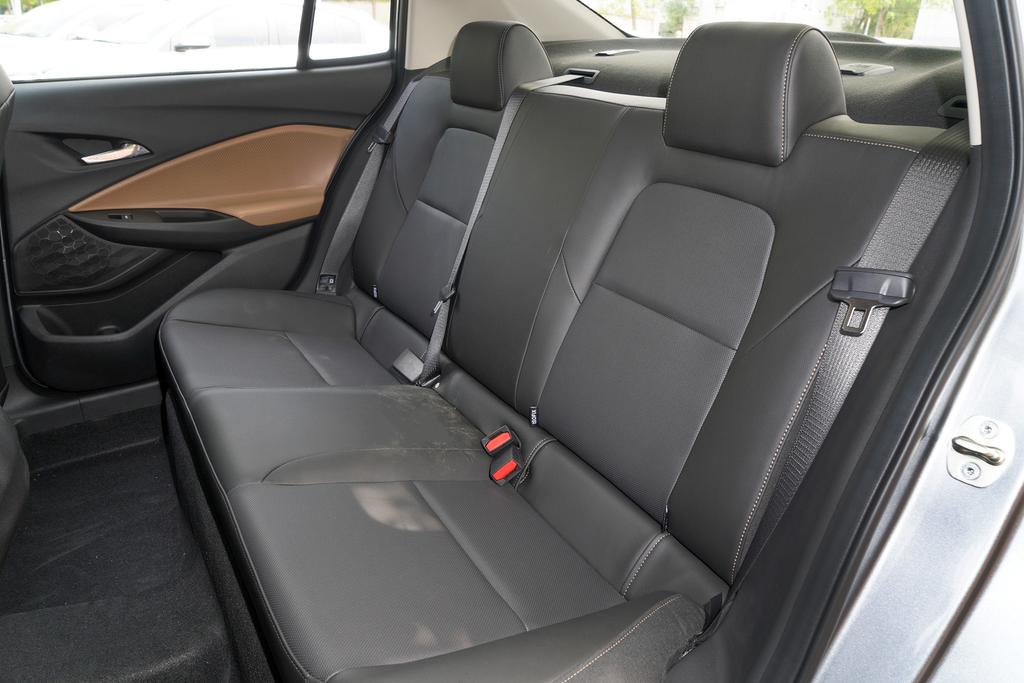 雪佛兰科沃兹新款是几缸,新款雪佛兰科沃兹是三缸还是四缸