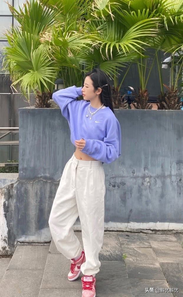 周雨彤同款aj上身图,周雨彤aj4