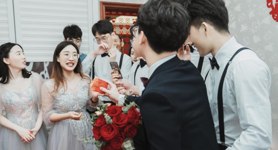 伴娘太过火惹怒新郎,伴娘太可爱笑翻全场