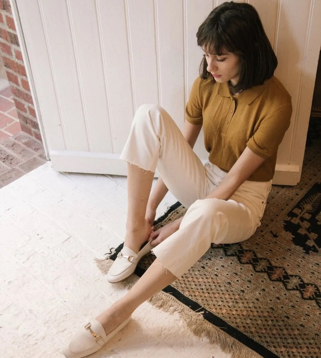 脚皮肤黑穿什么颜色鞋子显白,脚黑适合穿什么鞋子夏