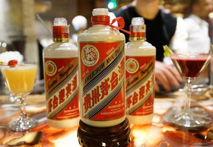 茅台很受人们欢迎,为什么茅台在国外价格便宜