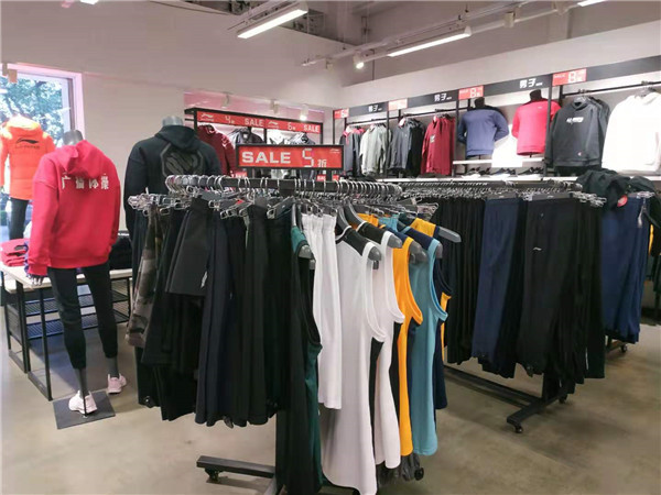 晋江鞋都安踏,福建晋江李宁安踏运动鞋