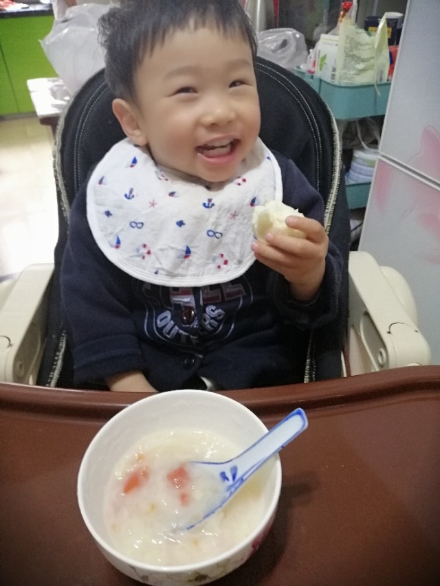 宝宝添加辅食后积食怎么办,一岁宝宝积食辅食三餐做法大全