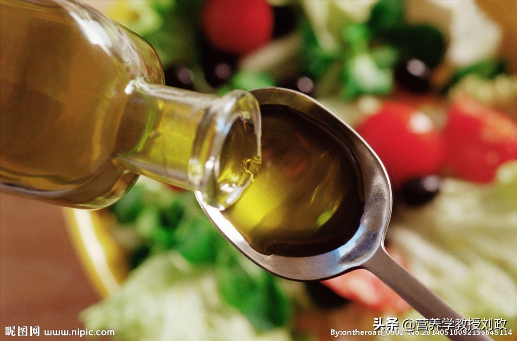 橄榄油作为主要食用油的好处,橄榄油真的是健康的代名词吗