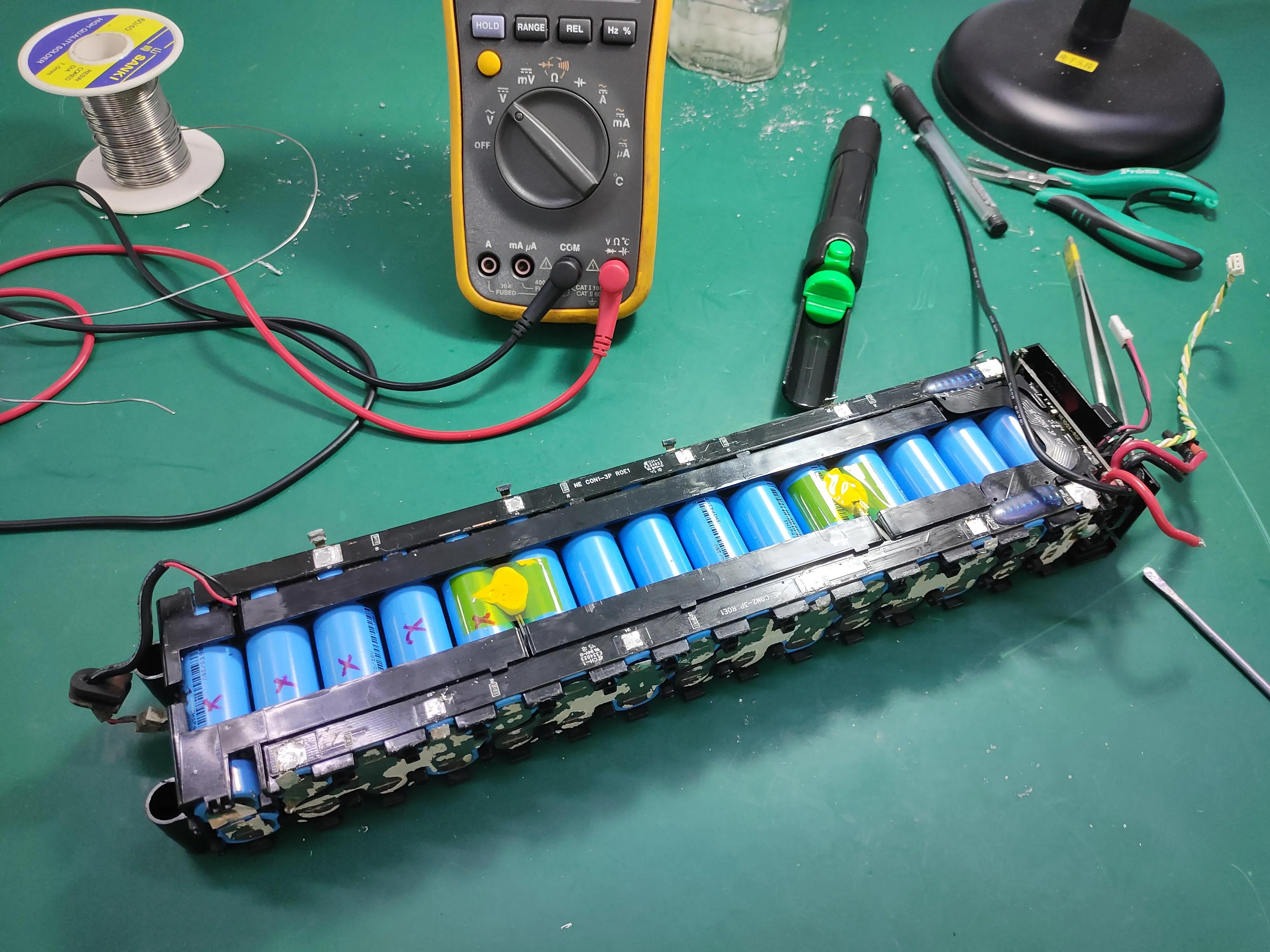 小米滑板车电池多少钱,小米滑板车pro电池拆解