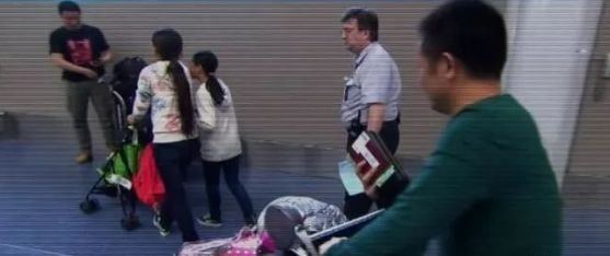 澳洲海关入境检查纪录片4个孩子,中国男孩入境澳洲被查