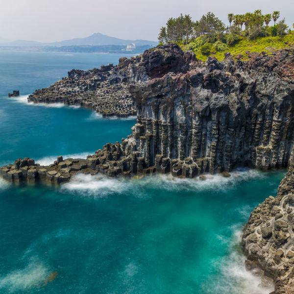 此国爱脸又常丢脸,最适合吃喝玩乐的岛,险些失误划给别国