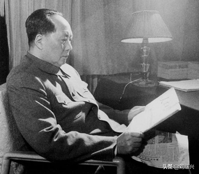 他是毛主席的堂弟,身高近两米,被打成“贪污犯”后才暴露了身份