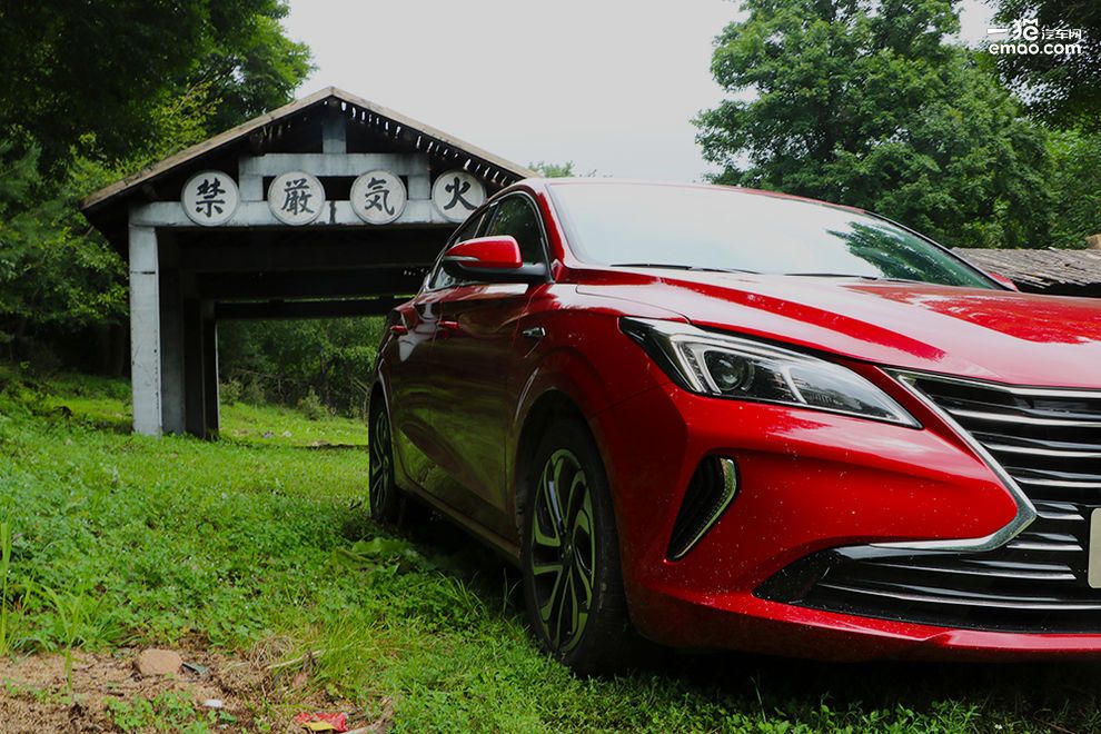 还是最美国产两厢车吗?7.79万起的长安第二代逸动XT怎么样?