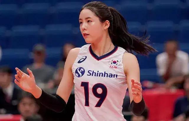 韩国女排李多英,韩国女排的二传李多英生活照