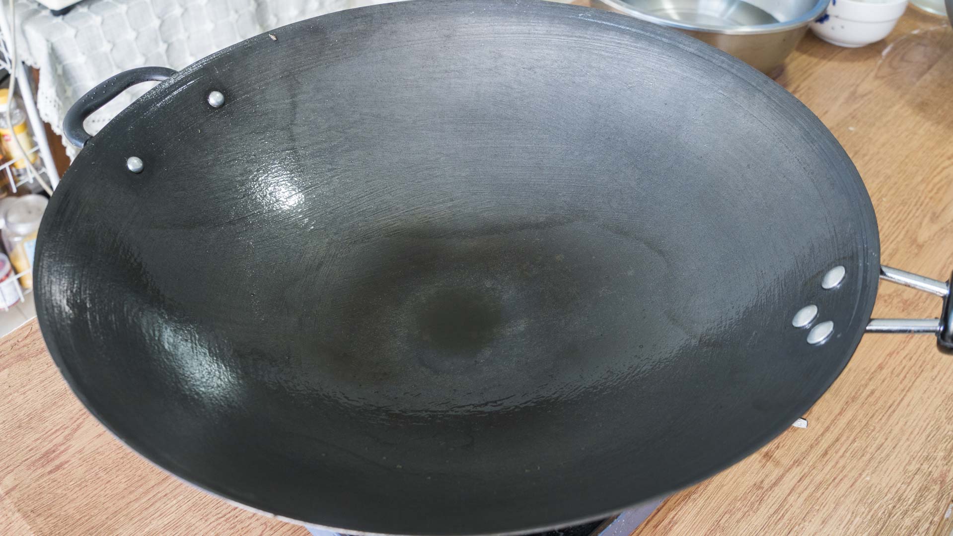 新铁锅千万别直接用,教你正确的开锅方法,不粘锅不生锈,特实用