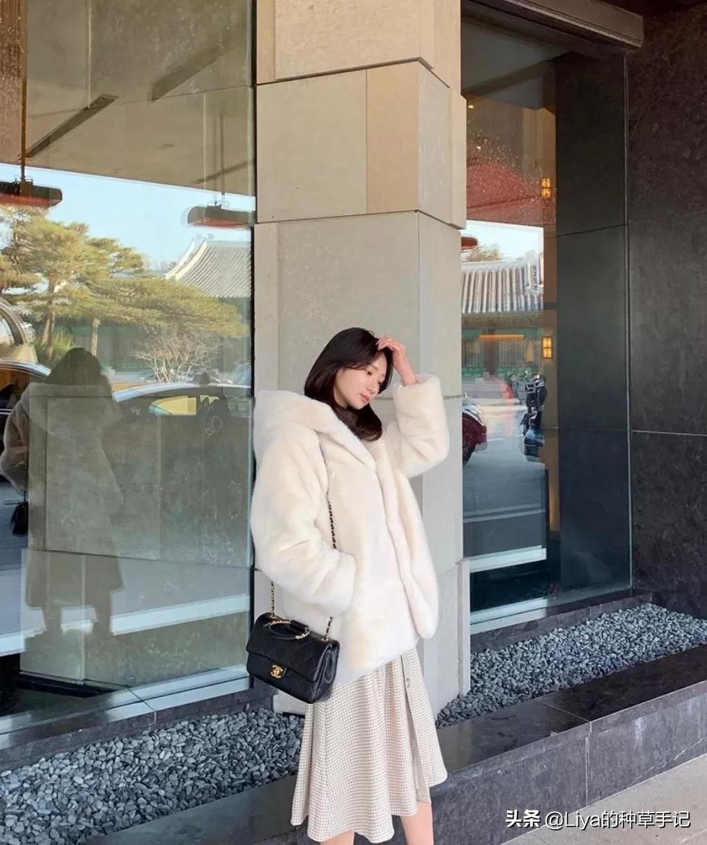 半裙+外套,连衣裙+外套=今春王炸组合