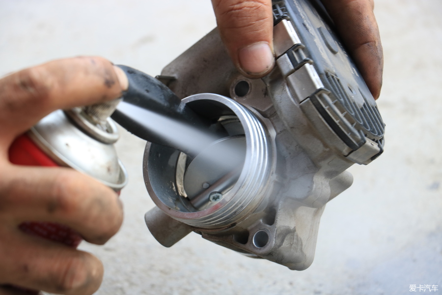 汽车5万km左右需要更换哪些零件,30万公里的车应该换哪些零部件