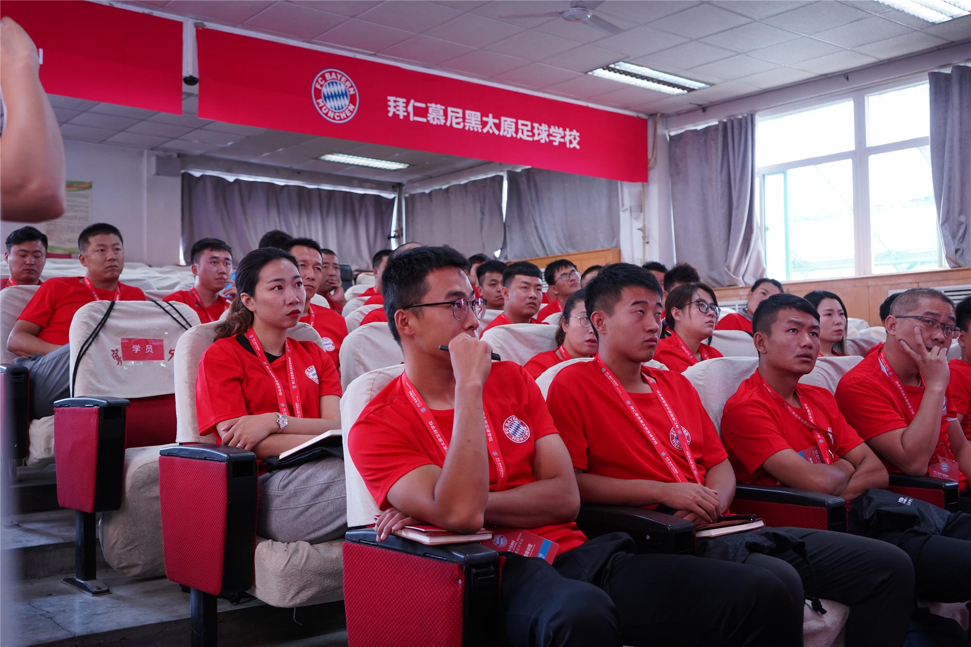 太原足球训练营招生报名,太原市少儿足球训练营