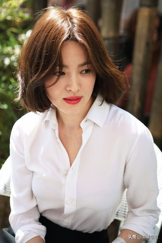 龚俊红色回力鞋子是哪一款,龚俊潮鞋搭配