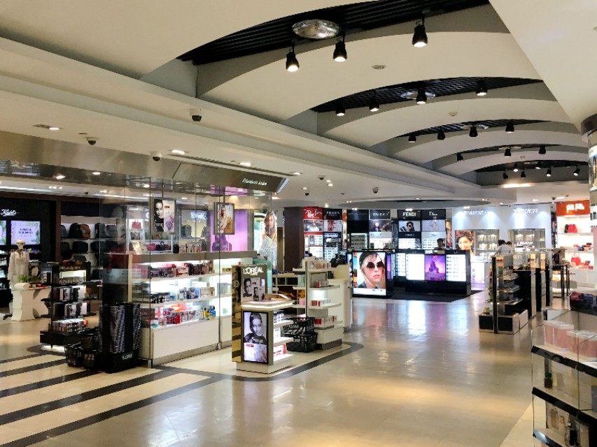 在路上vanlife,迪拜购物嘉年华