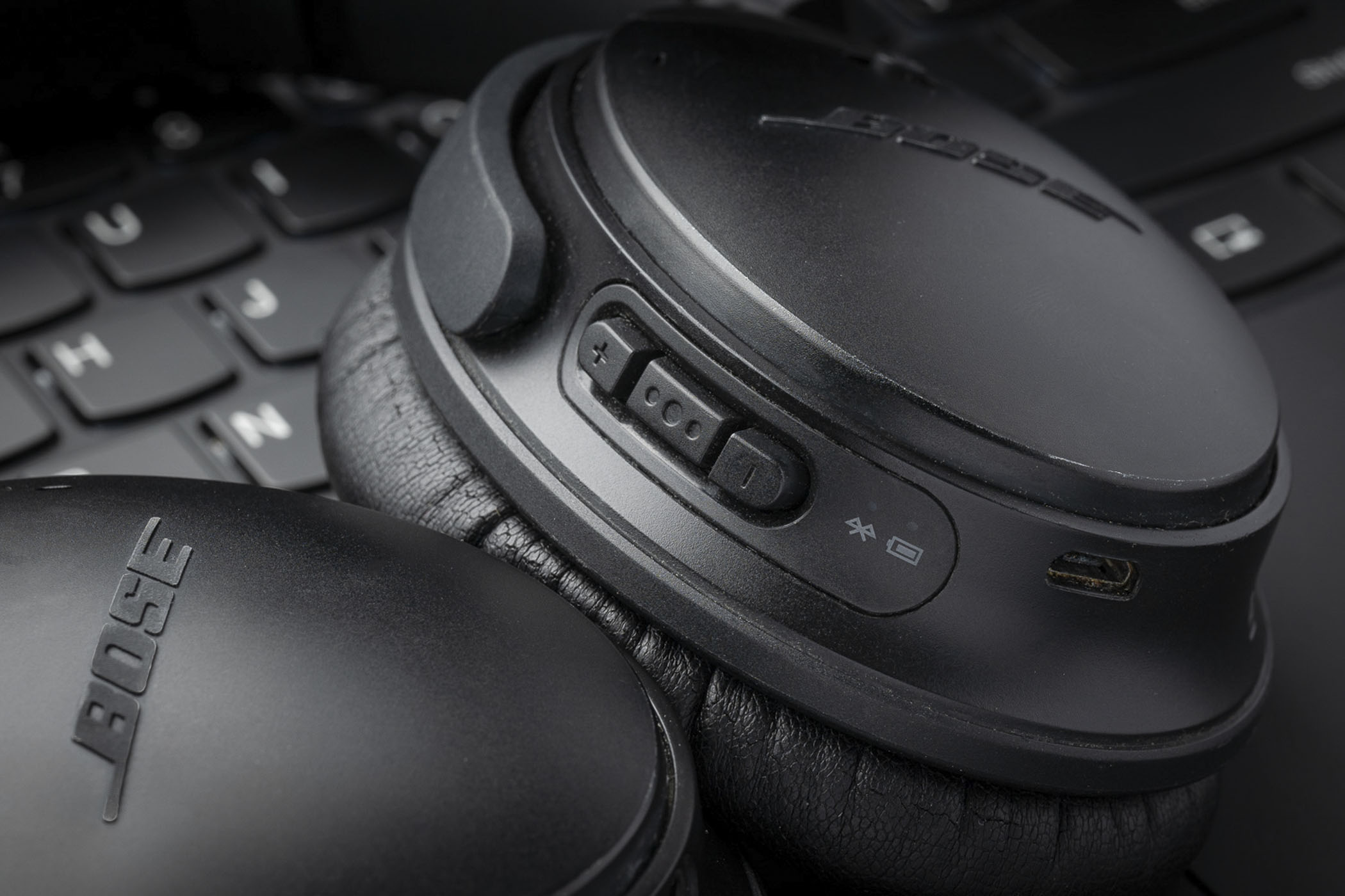 bose降噪耳机qc35二代和q45区别,头戴式耳机降噪能听歌吗