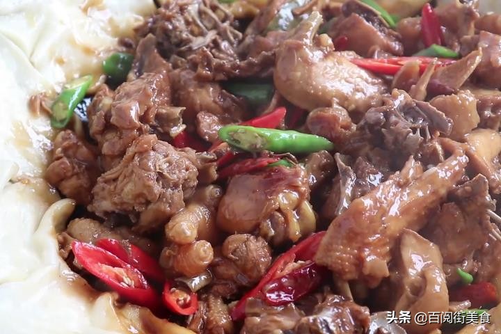 地锅鸡怎样做才好吃呢,正宗的地锅鸡做法教程