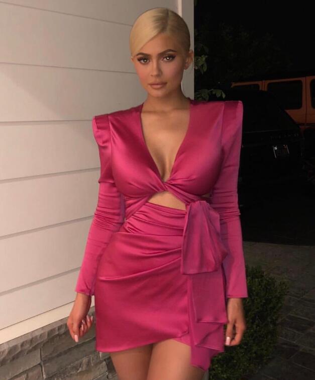 21岁名利双收的最年轻亿万富翁，登《ELLE》杂志让人挪不开眼？