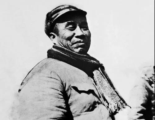 *德朱**之“德”：毛*东泽**评价他是“人民的光荣”