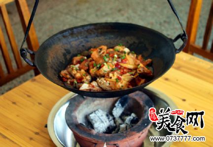 妩媚与坚强——桃江吊锅子