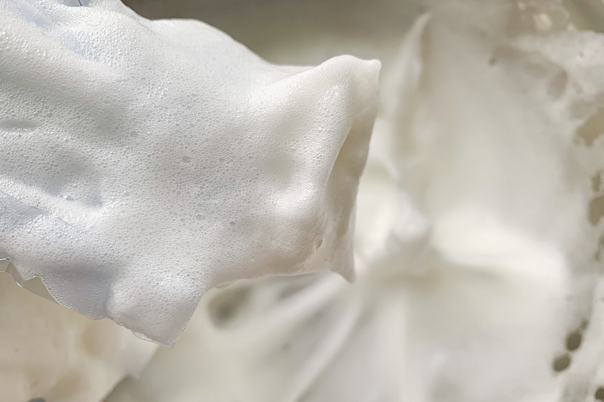 自制打蛋神器教程,用塑料杯做打蛋神器