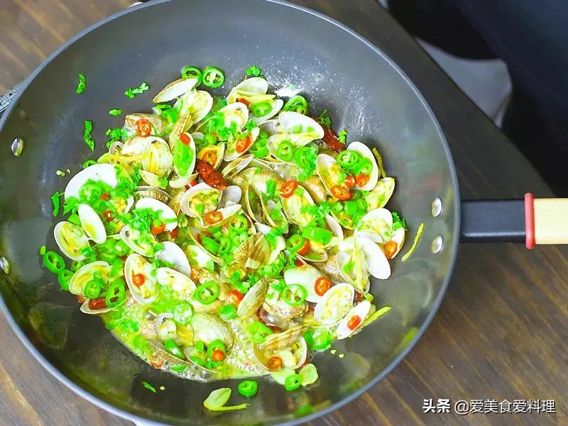 炒蚬肉怎么炒不腥,尖椒炒蚬子图解