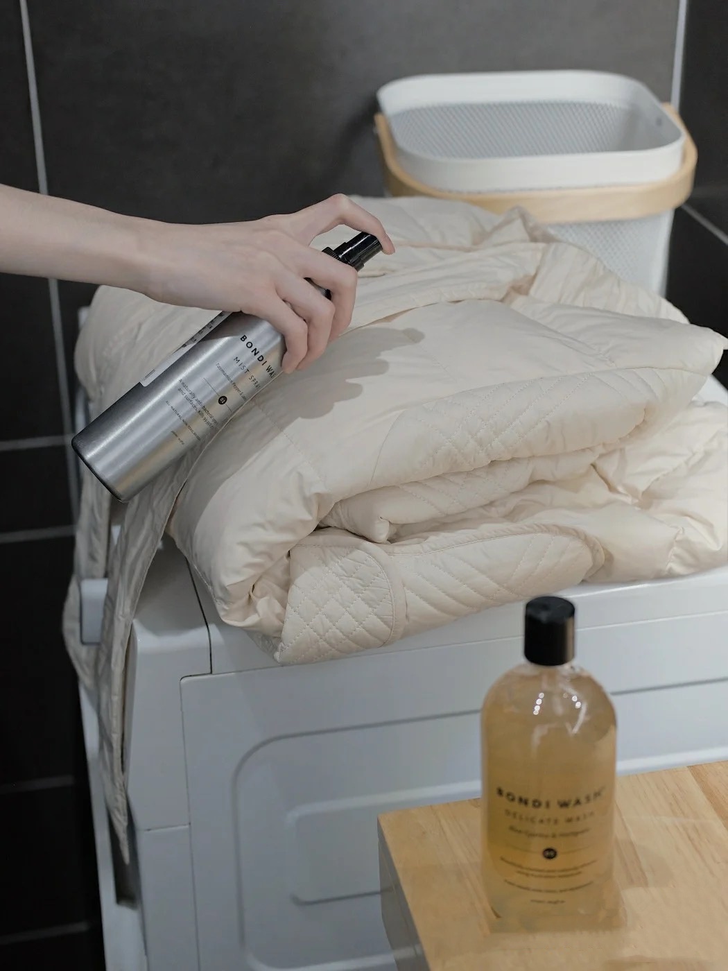 羽绒服上顽固的油渍清洗方法,羽绒服上陈旧油渍怎么清洗最有效