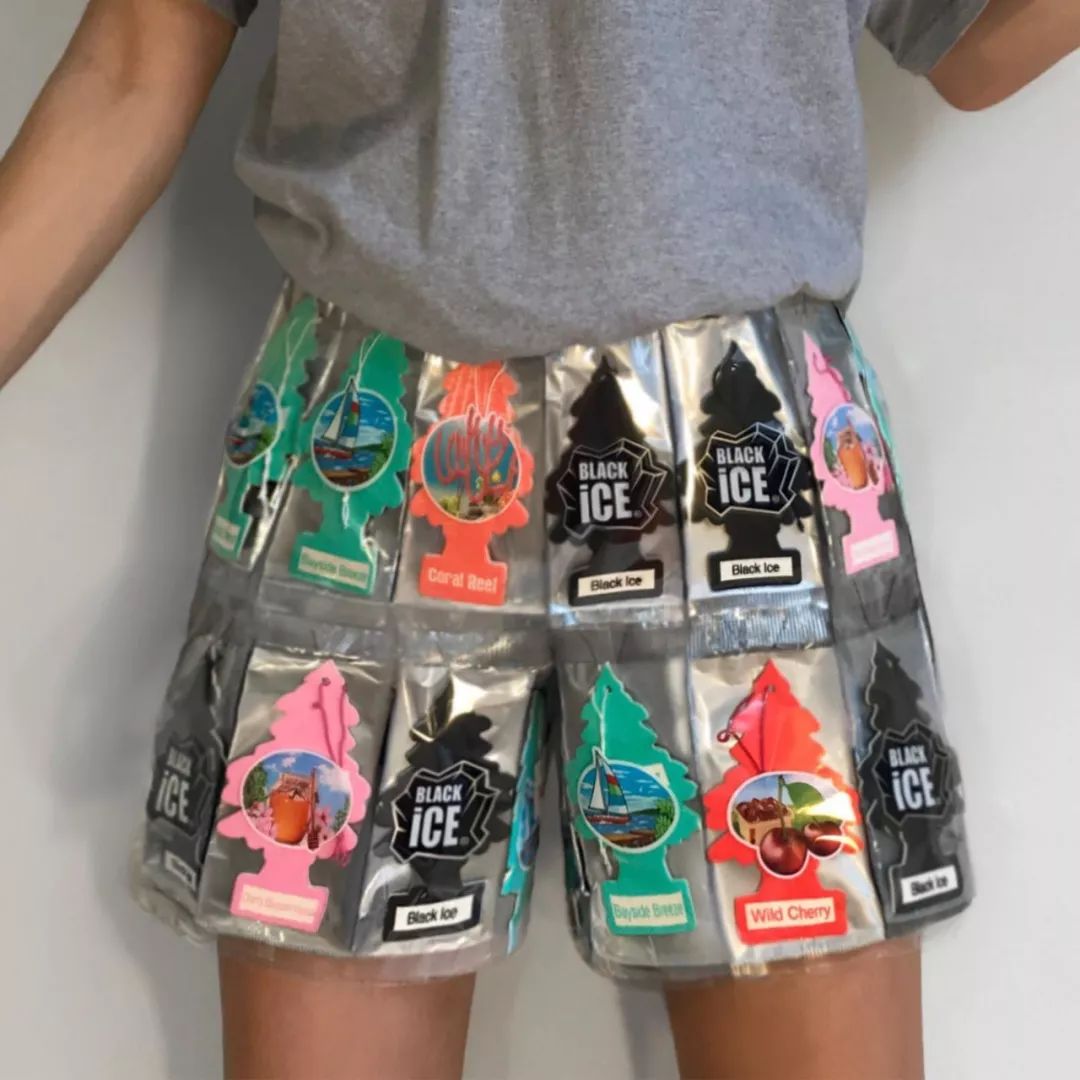 白天正经设计师晚上副业,一个不务正业设计师搞笑视频