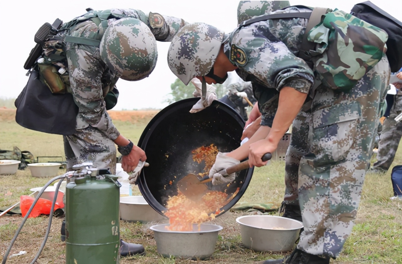 退伍后才懂实用的兵种，新兵根本看不上，老兵后悔没有去当