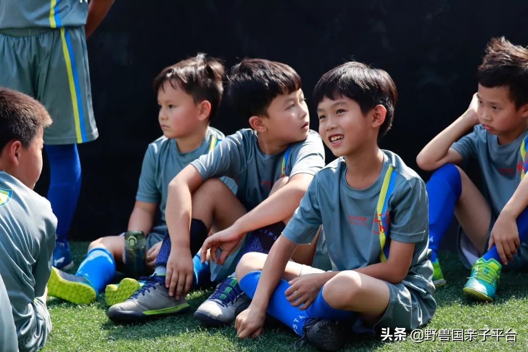 把最纯正意大利足球带来东莞,这个爸爸说足球应该这样学