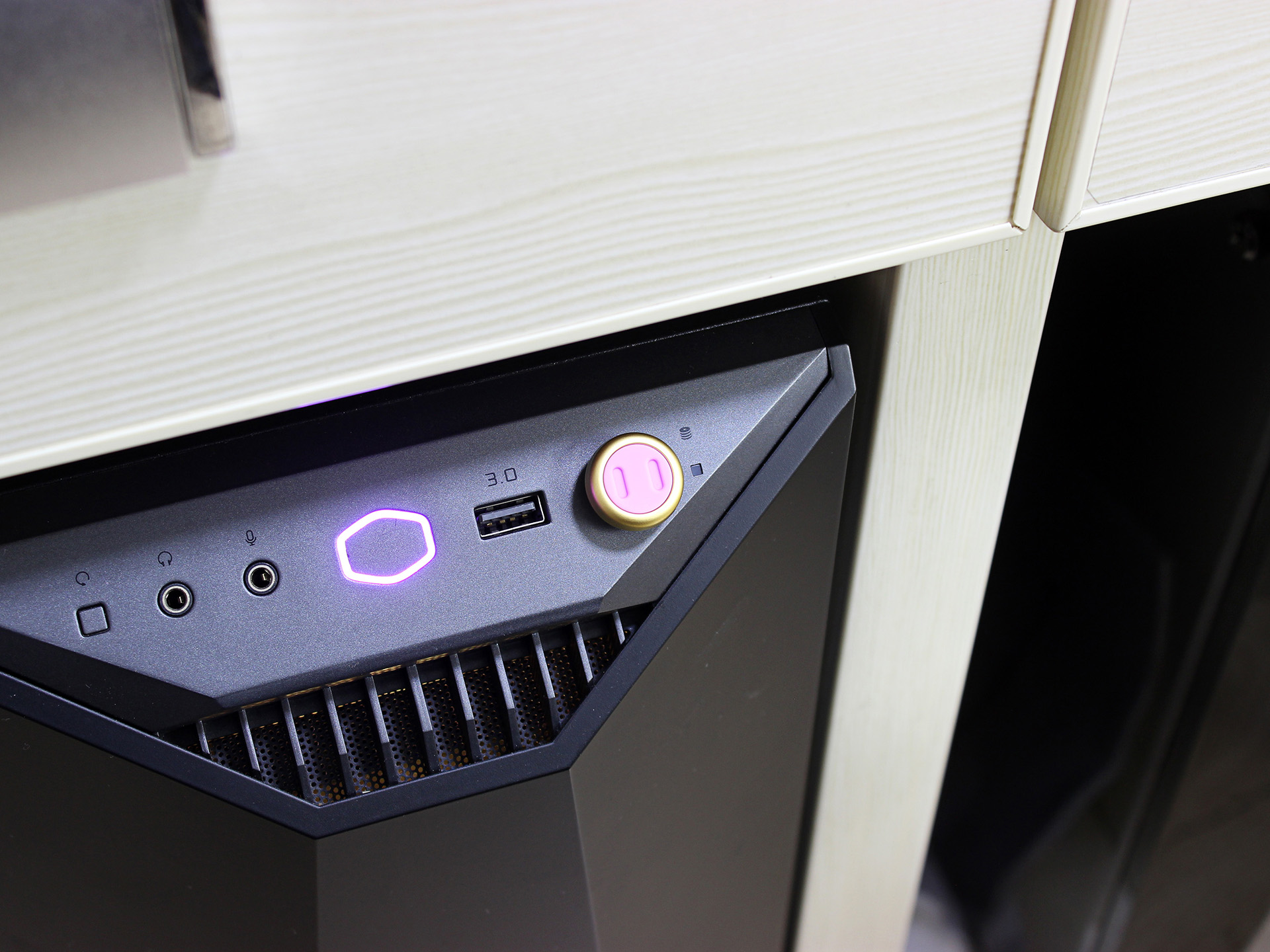 我不是佩奇，金士顿64G猪年生肖U盘悄悄萌到身边