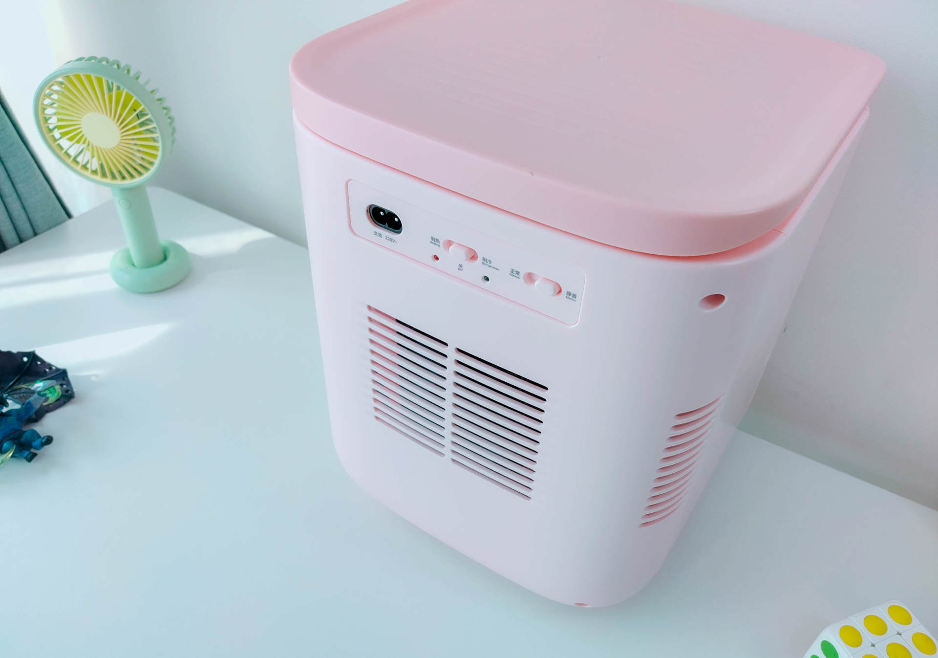 小冰箱推荐全冷冻可制冰,可制冷小冰箱